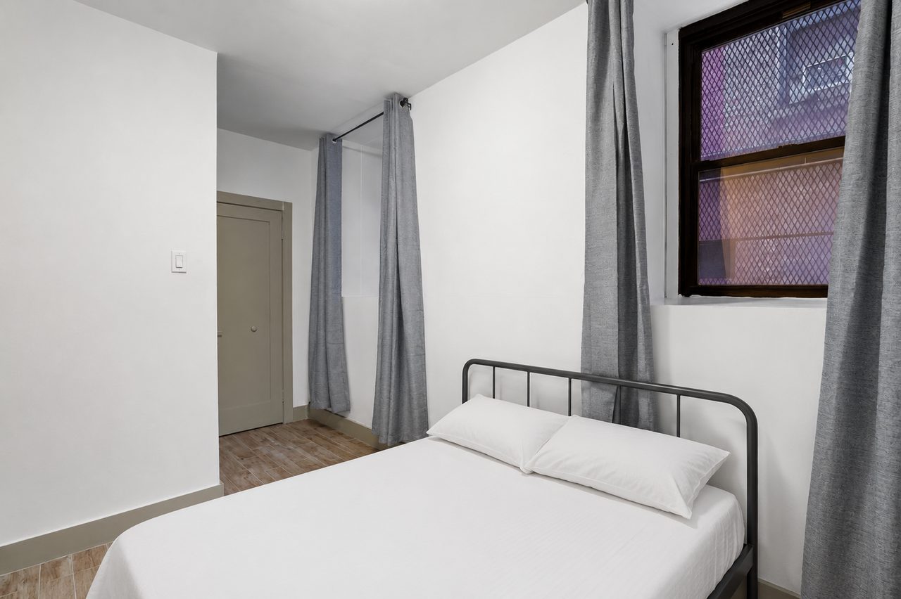 #890: Morningside Heights - Full Bedroom B - 15