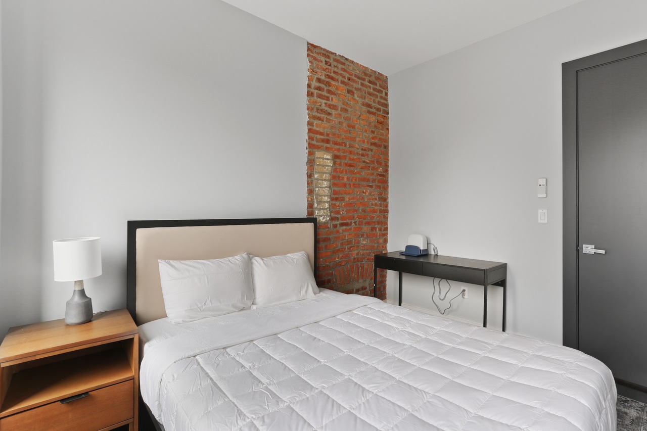 #733: Bedford-Stuyvesant - Queen Bedroom B - 3