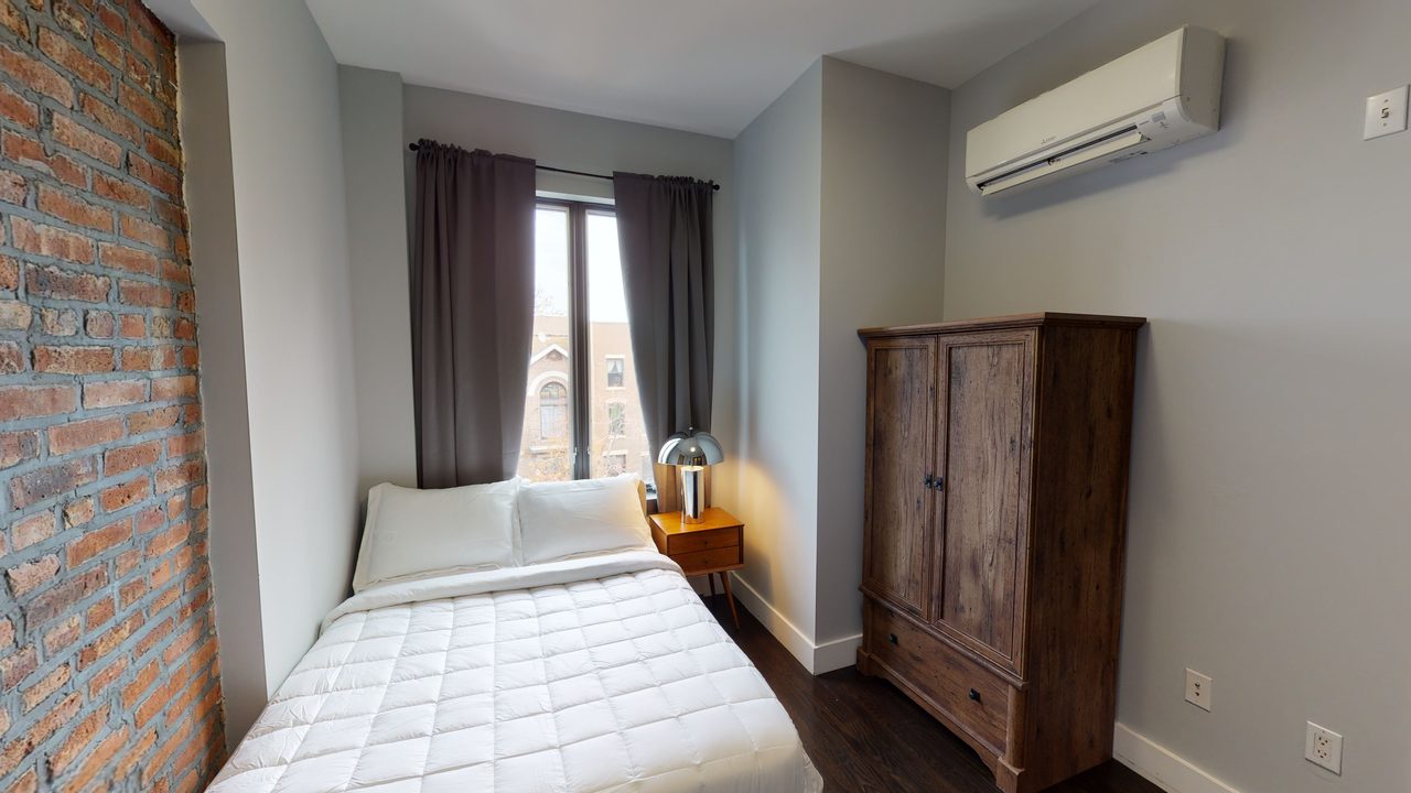 #733: Bedford-Stuyvesant - Full Bedroom A - 2