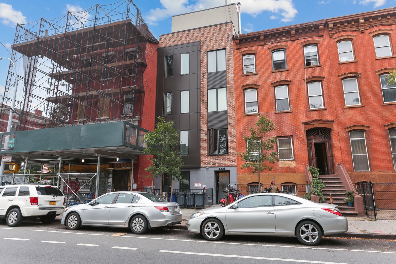 #733: Bedford-Stuyvesant - Full Bedroom A - 16