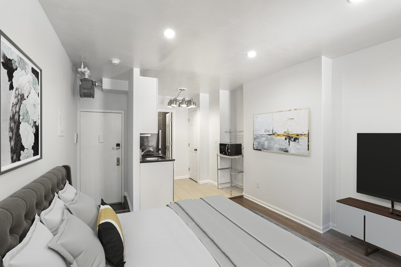 #398: East Village - Studio (Full) - 10