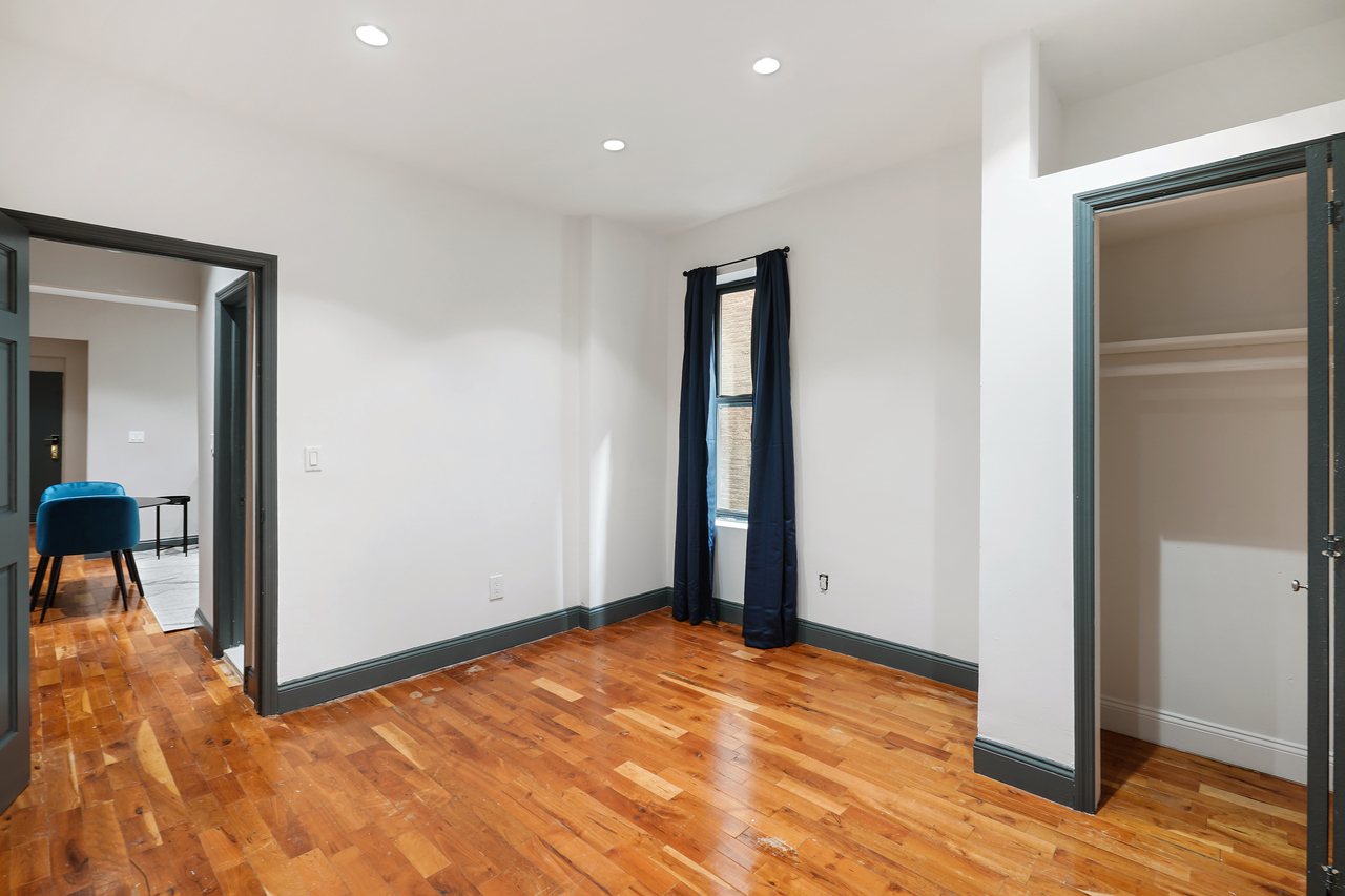  #533: East Harlem - Queen Bedroom B  -  #533: East Harlem  - Gallery -  11
