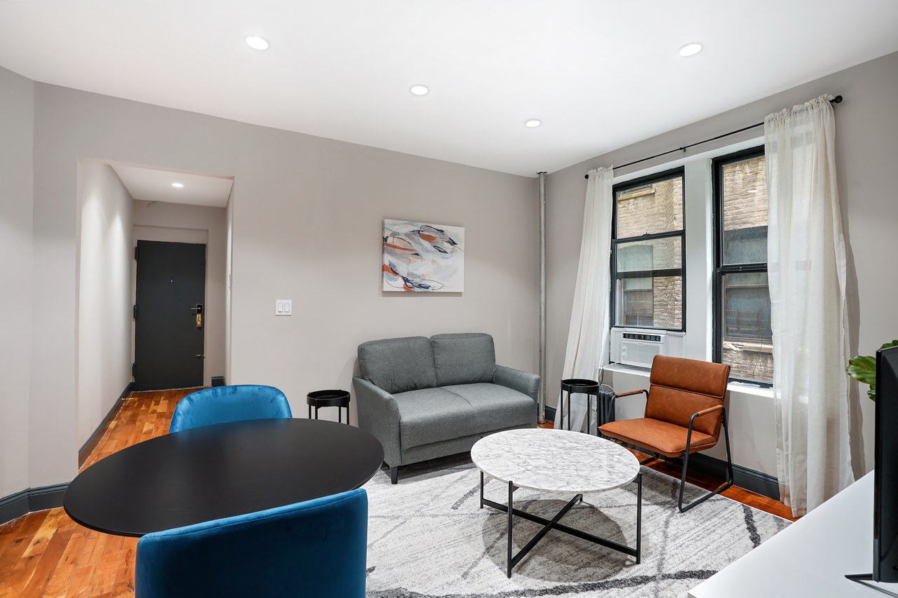  #533: East Harlem - Queen Bedroom B  -  #533: East Harlem  - Gallery -  7