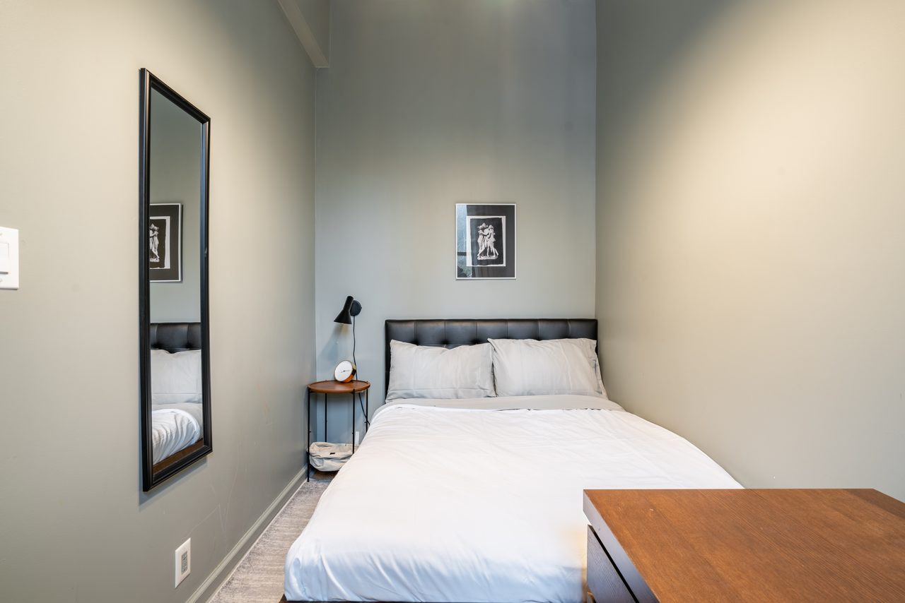  #135: Hell's Kitchen - 1 Bedroom (Full)  -  #135: Hell's Kitchen  - Gallery -  12