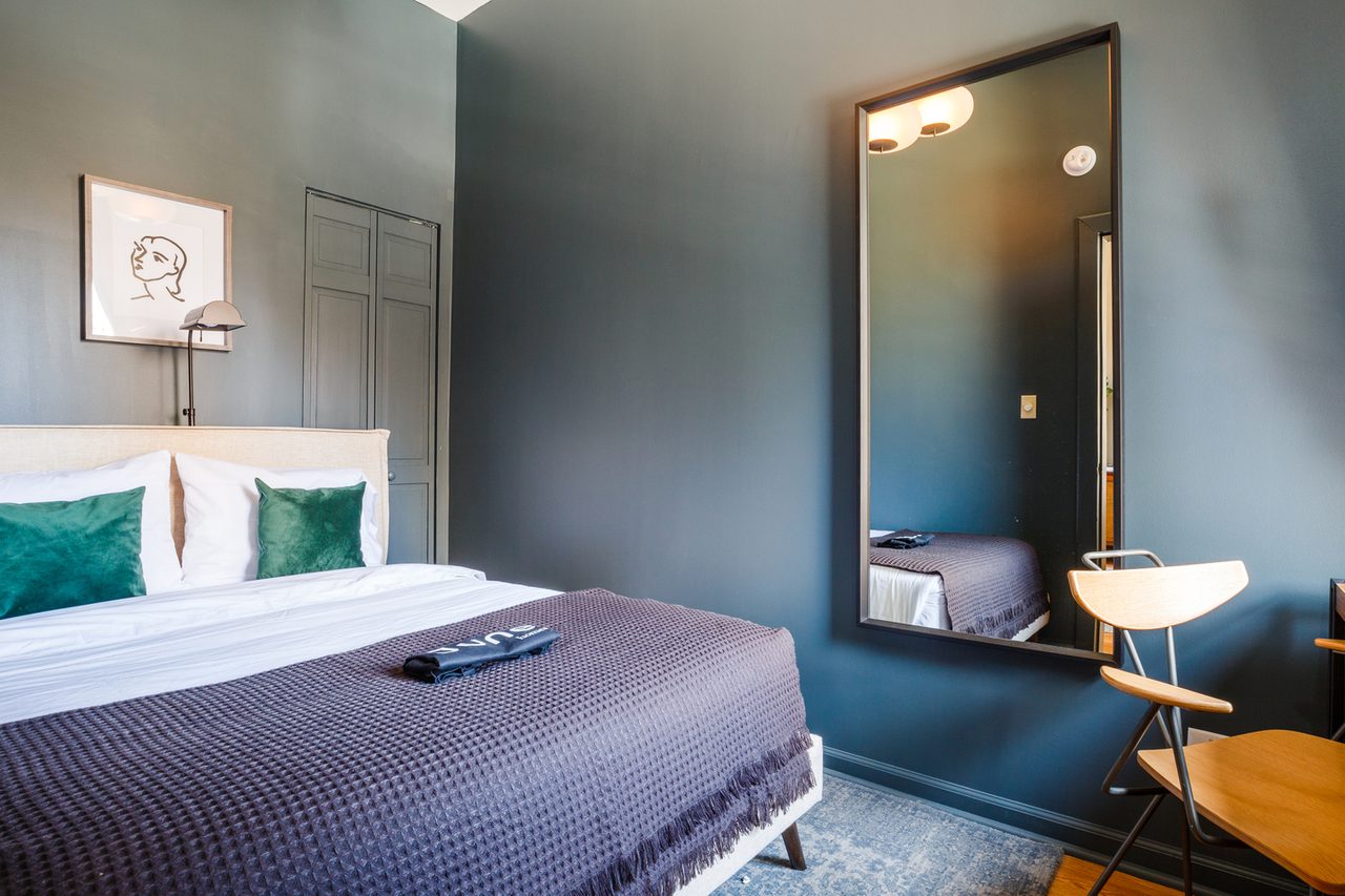  #135: Hell's Kitchen - 1 Bedroom (Full)  -  #135: Hell's Kitchen  - Gallery -  3