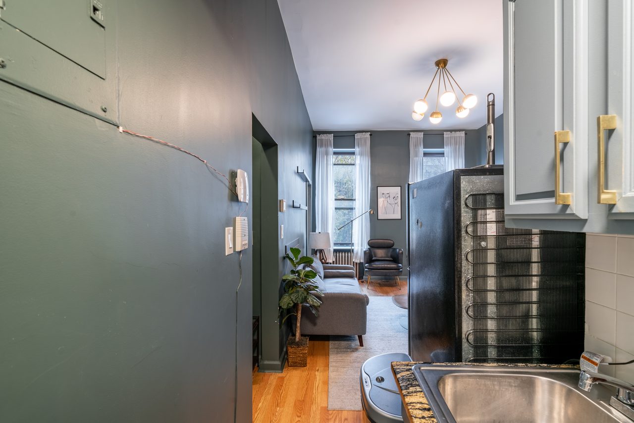 #135: Hell's Kitchen - 1 Bedroom (Full) - #135: Hell's Kitchen - Gallery - 16