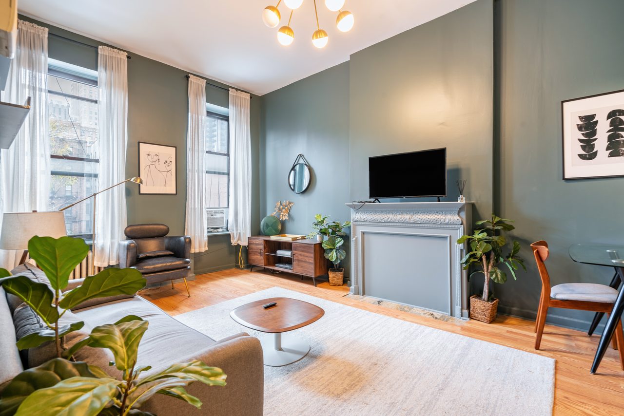  #135: Hell's Kitchen - 1 Bedroom (Full)  -  #135: Hell's Kitchen  - Gallery -  13