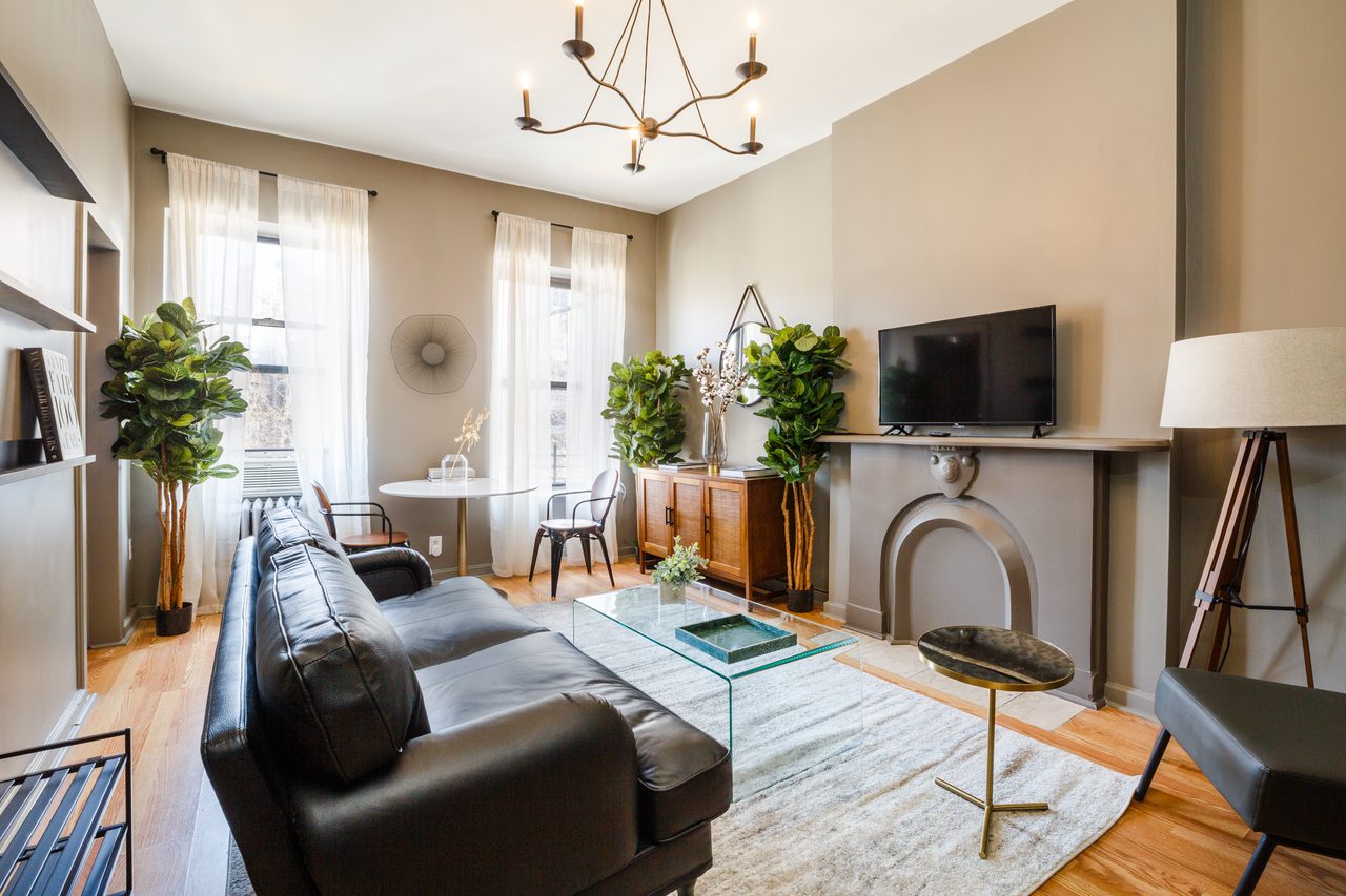  #135: Hell's Kitchen - 1 Bedroom (Full)  -  #135: Hell's Kitchen  - Gallery -  9