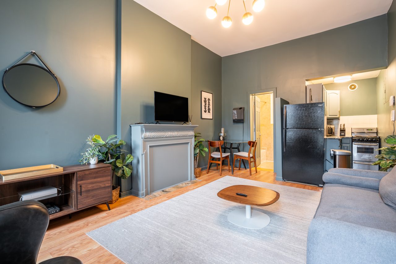 #135: Hell's Kitchen - 1 Bedroom (Full) - #135: Hell's Kitchen - Gallery - 18