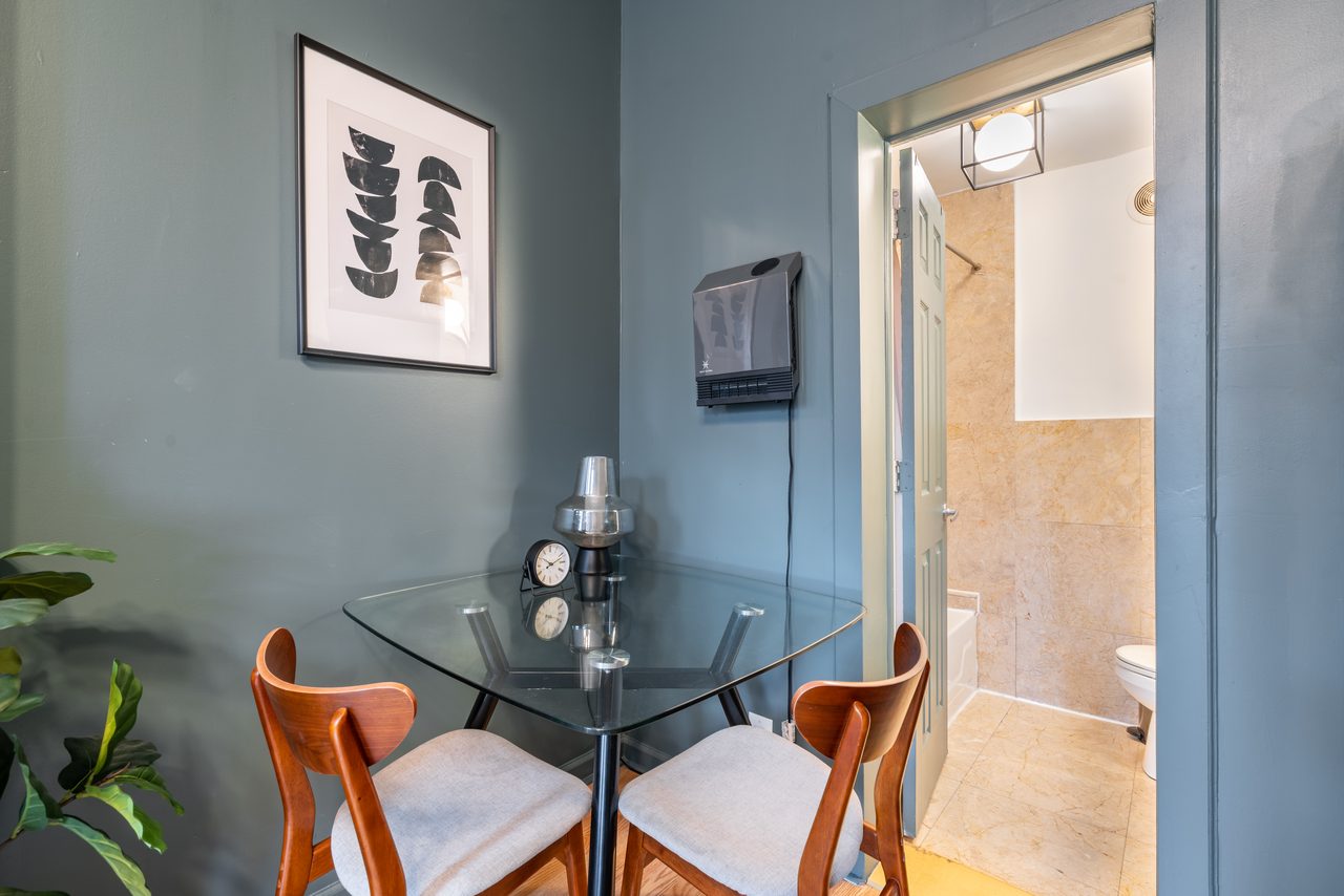  #135: Hell's Kitchen - 1 Bedroom (Full)  -  #135: Hell's Kitchen  - Gallery -  16