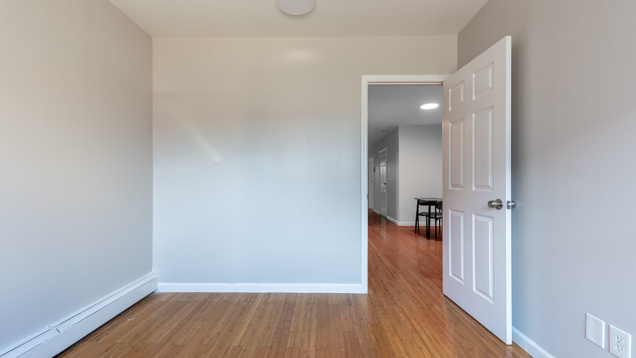 #1646: Flatbush - Full Bedroom B - 2