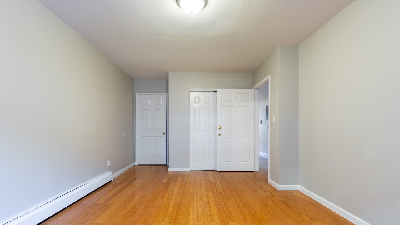 #1646: Flatbush - Queen Bedroom D W/ Private Bathroom - 3