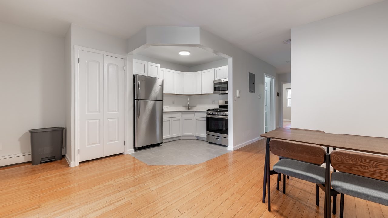 #1646: Flatbush - Queen Bedroom D W/ Private Bathroom - 11