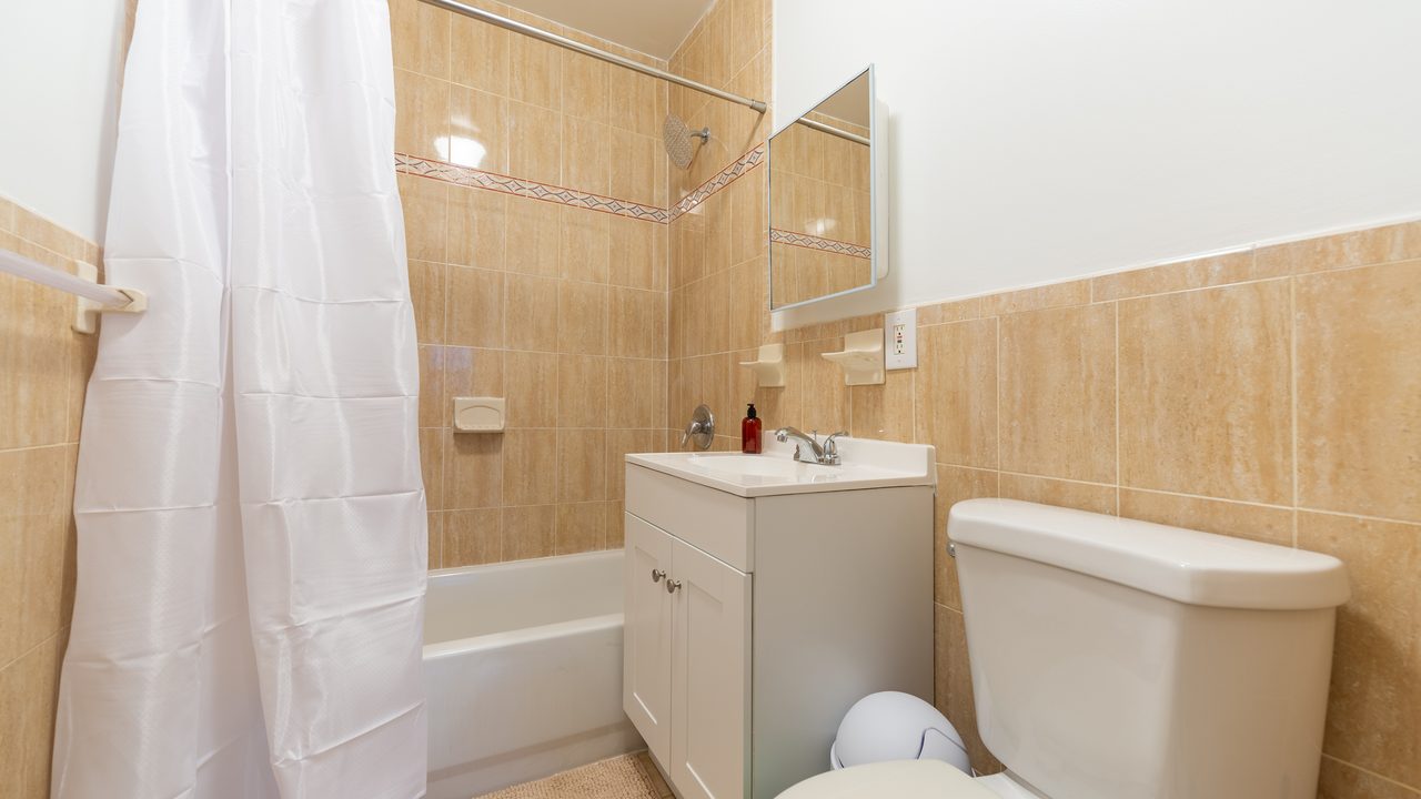 #1646: Flatbush - Queen Bedroom D W/ Private Bathroom - 5