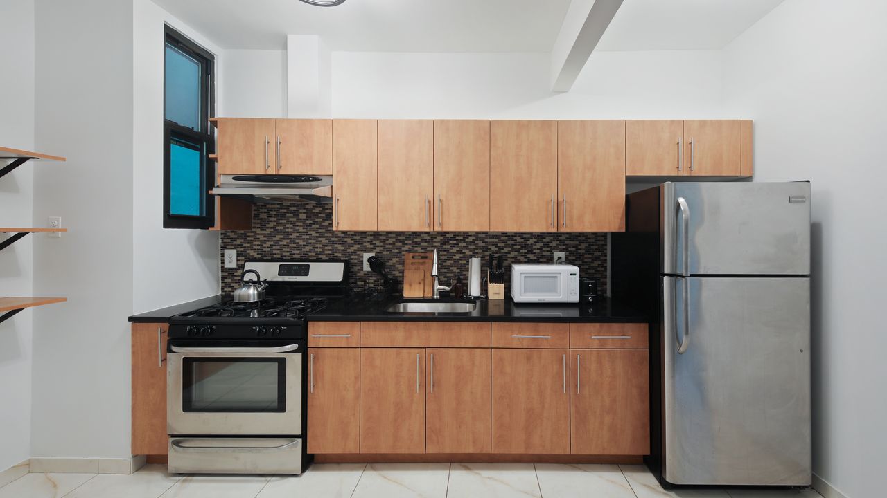 #579: East Harlem - Queen Bedroom A W/Private Bathroom - 7