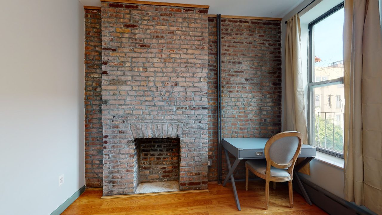 #579: East Harlem - Queen Bedroom B - 11