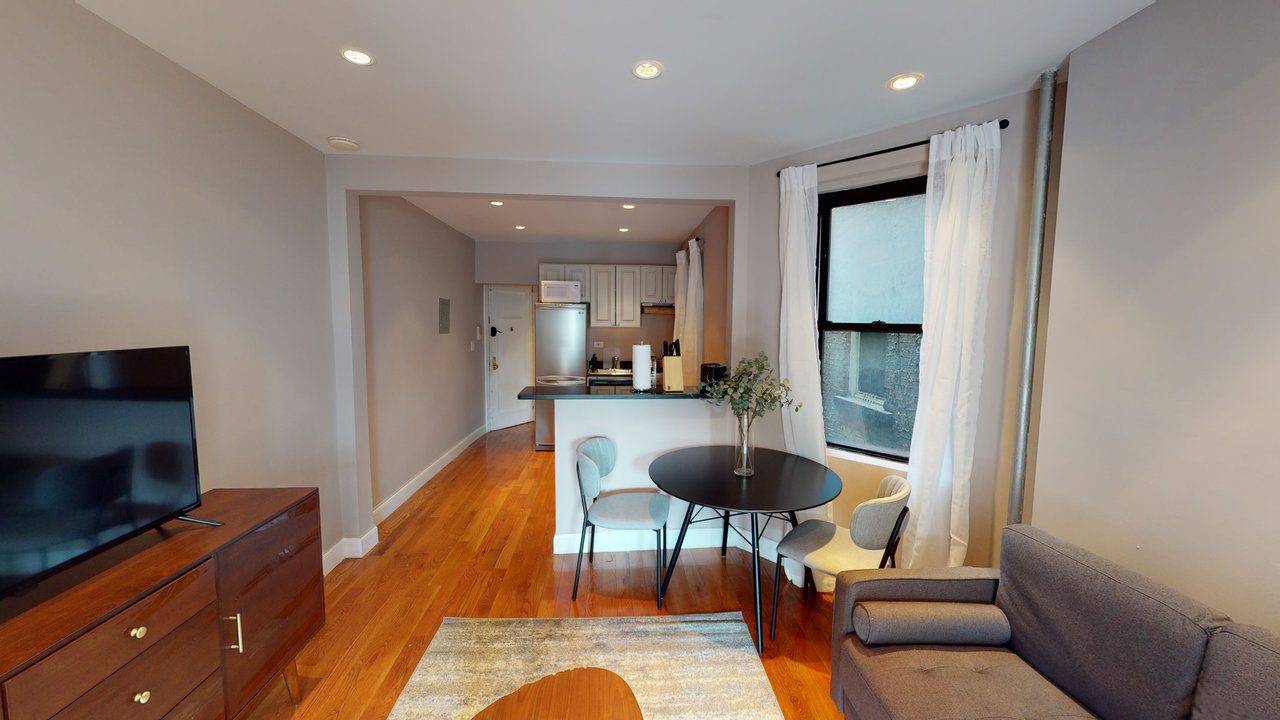  #565: East Village - 1 Bedroom (Queen)  -  #565: East Village  - Gallery -  17
