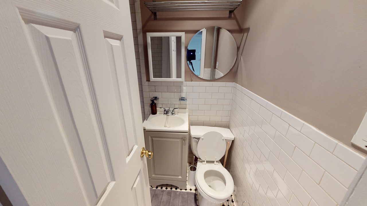  #565: East Village - 1 Bedroom (Queen)  -  #565: East Village  - Gallery -  7