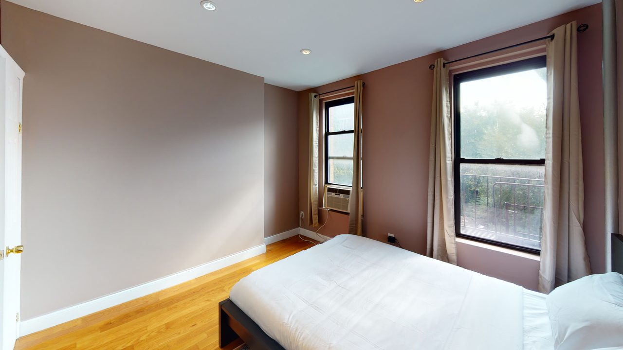  #565: East Village - 1 Bedroom (Queen)  -  #565: East Village  - Gallery -  6
