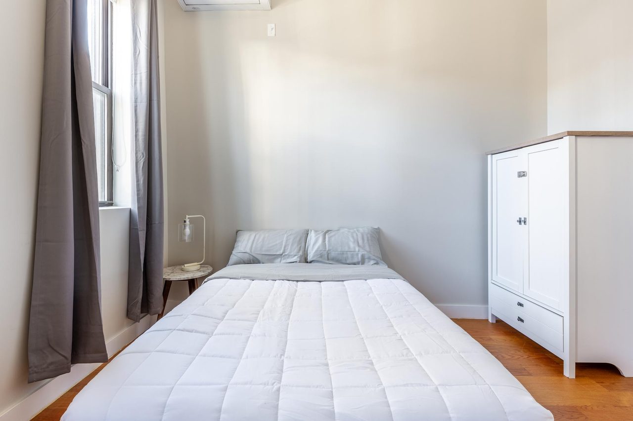 #1466: Ridgewood - Full Bedroom A - 4