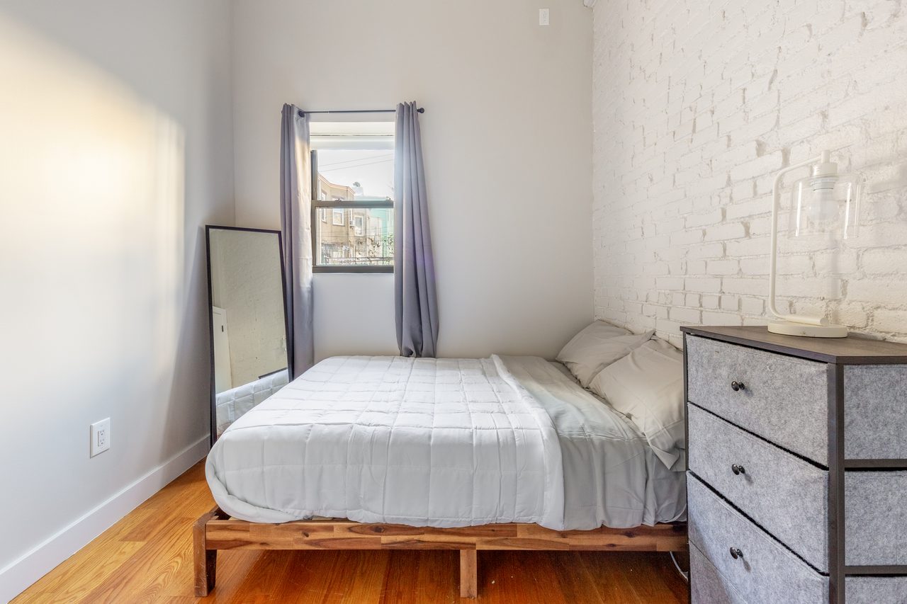 #1466: Ridgewood - Full Bedroom C - 3