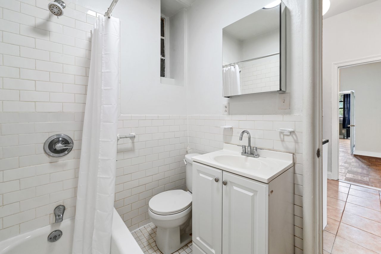 #842: East Village - 1 Bedroom (Full) - #842: East Village - Gallery - 9