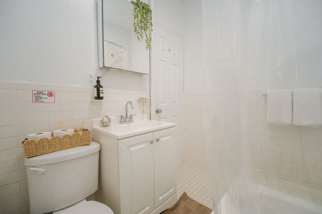 #842: East Village - 1 Bedroom (Full) - 6