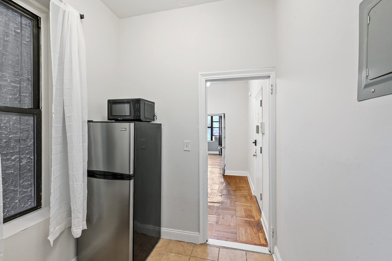 #842: East Village - 1 Bedroom (Full) - #842: East Village - Gallery - 10