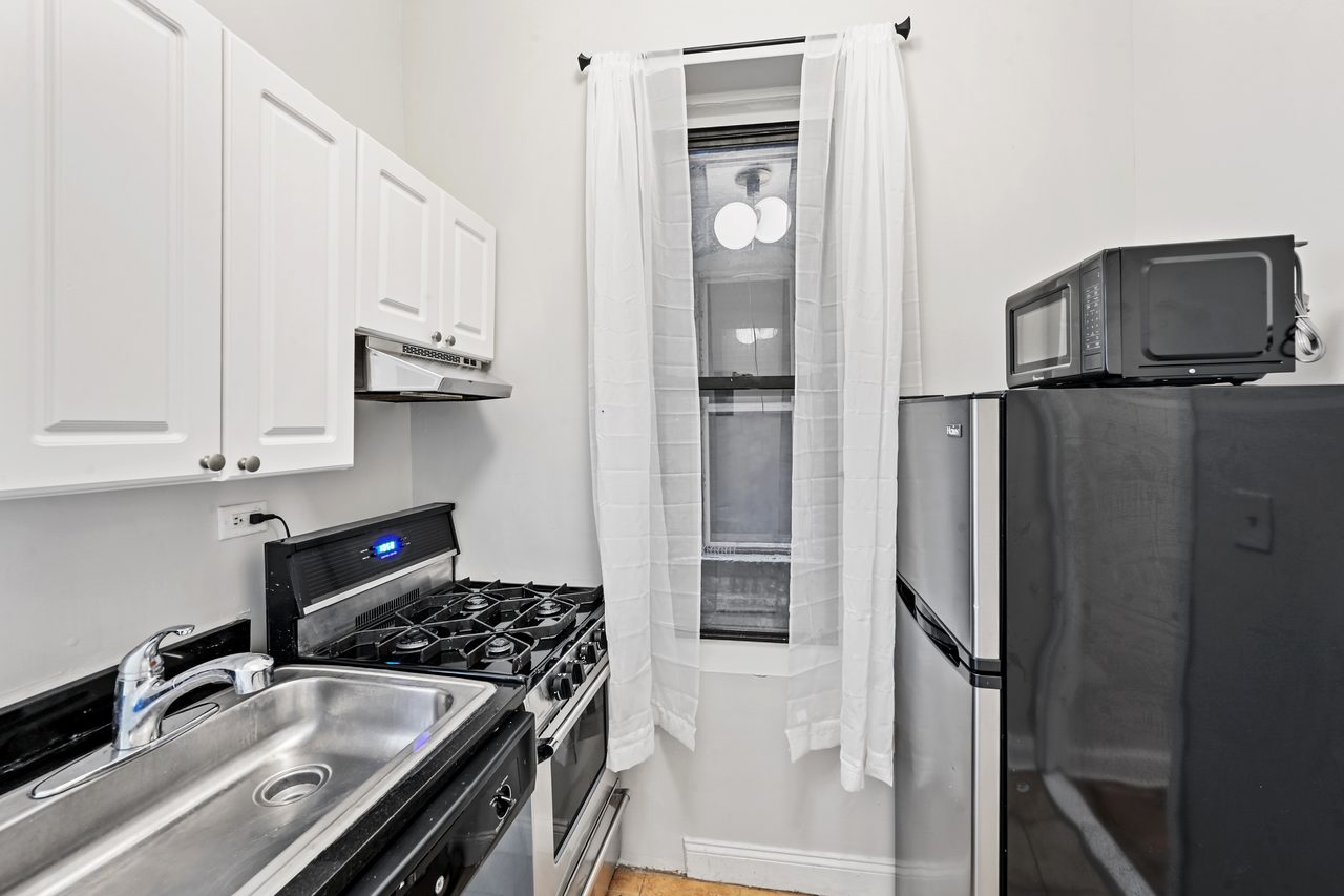 #842: East Village - 1 Bedroom (Full) - #842: East Village - Gallery - 8
