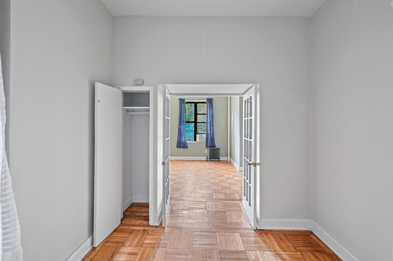  #842: East Village - 1 Bedroom (Full)  -  #842: East Village  - Gallery -  5