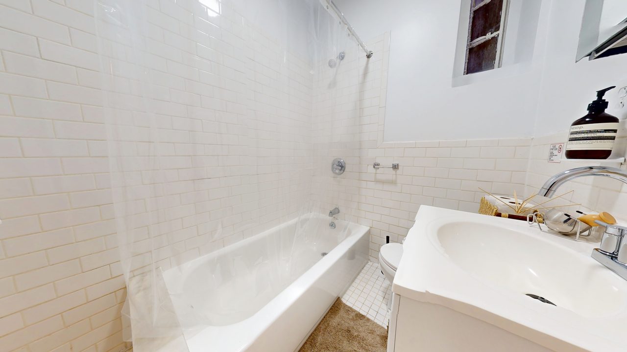 #842: East Village - 1 Bedroom (Full) - 3