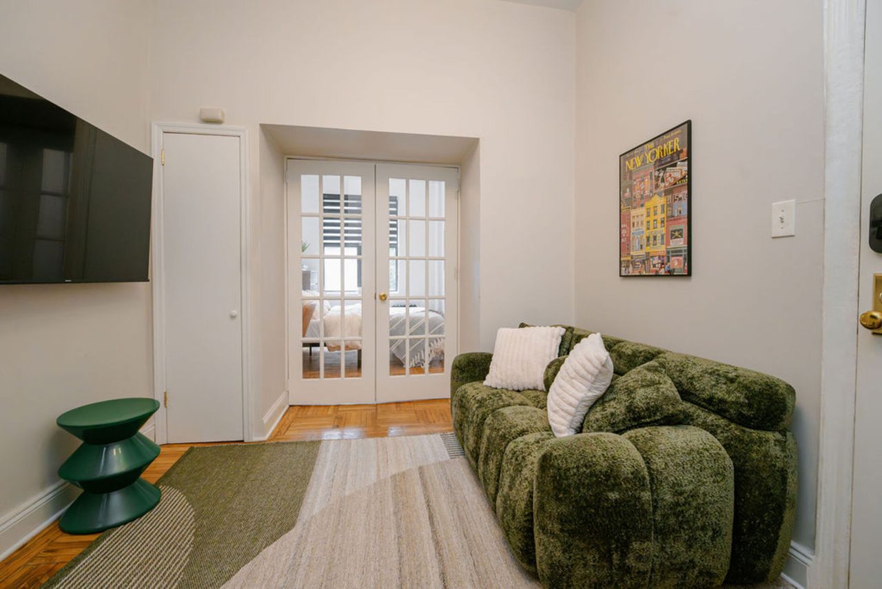 #842: East Village - 1 Bedroom (Full) - 11