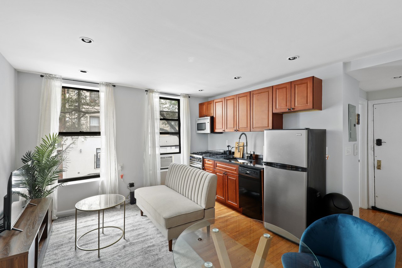 #560: East Village - Full Bedroom B - 7