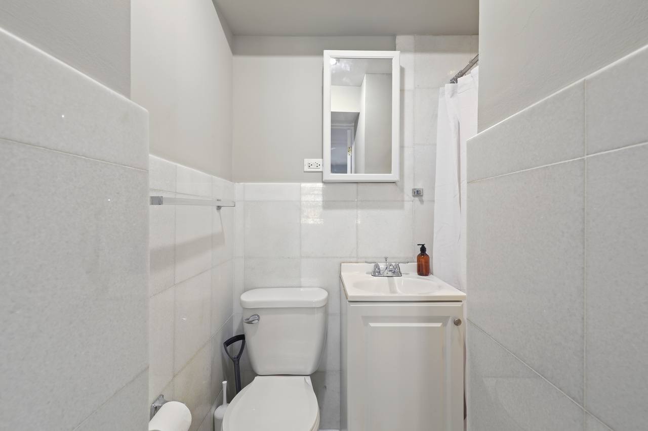 #560: East Village - Full Bedroom B - #560: East Village - Gallery - 12