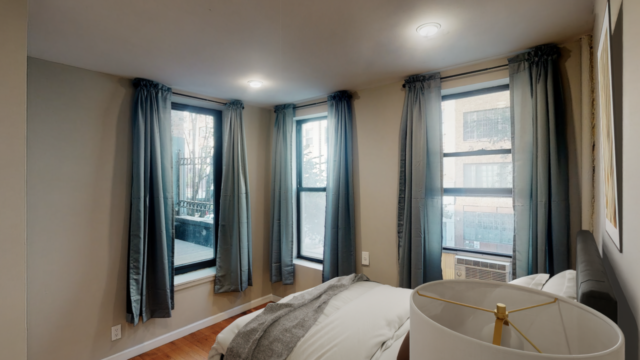 #560: East Village - Queen Bedroom C - 5