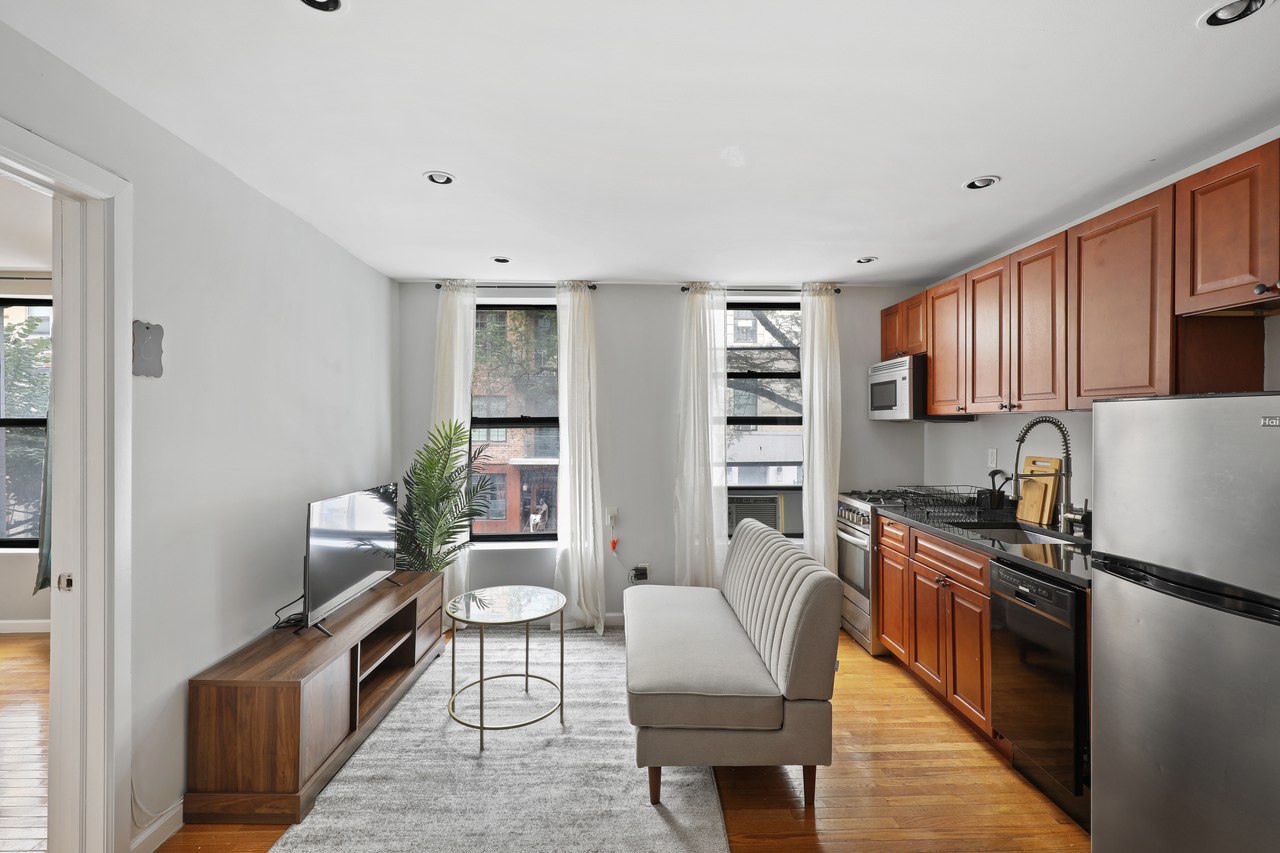 #560: East Village - Queen Bedroom C - 13