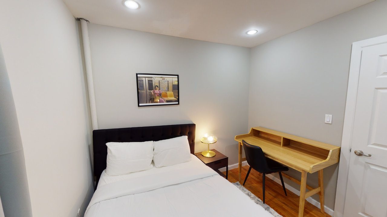 #560: East Village - Full Bedroom A - 7