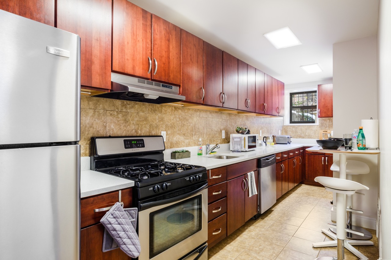  #102: West Harlem - Full Bedroom 2C  -  #102: West Harlem  - Gallery -  6