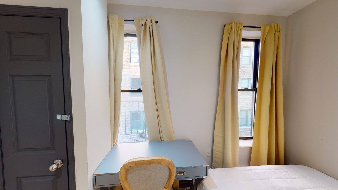 #758: Upper West Side - Queen Bedroom C - 7