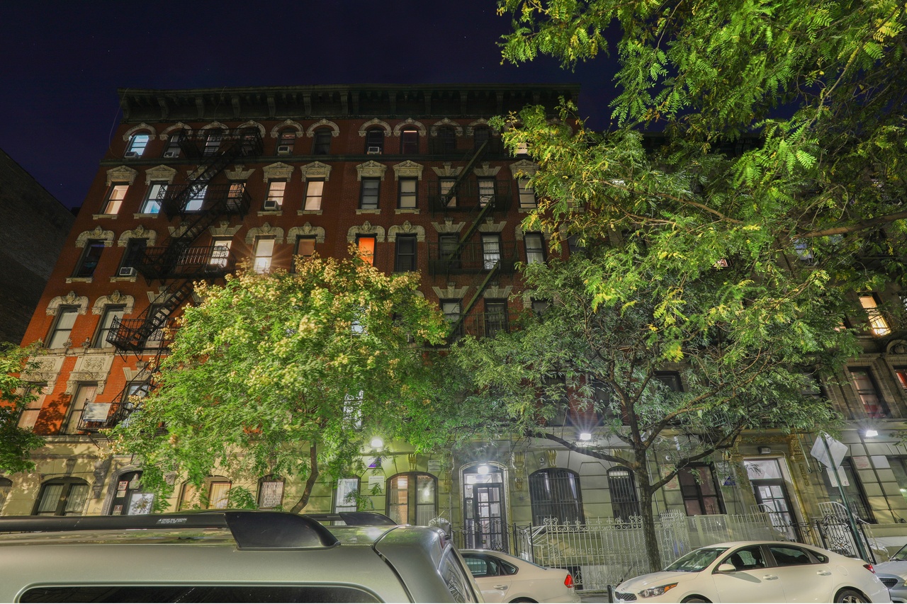 #758: Upper West Side - Queen Bedroom C - 16