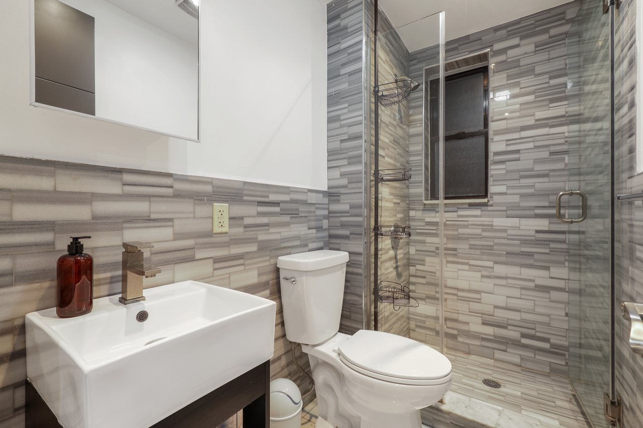 #758: Upper West Side - Queen Bedroom C - 14