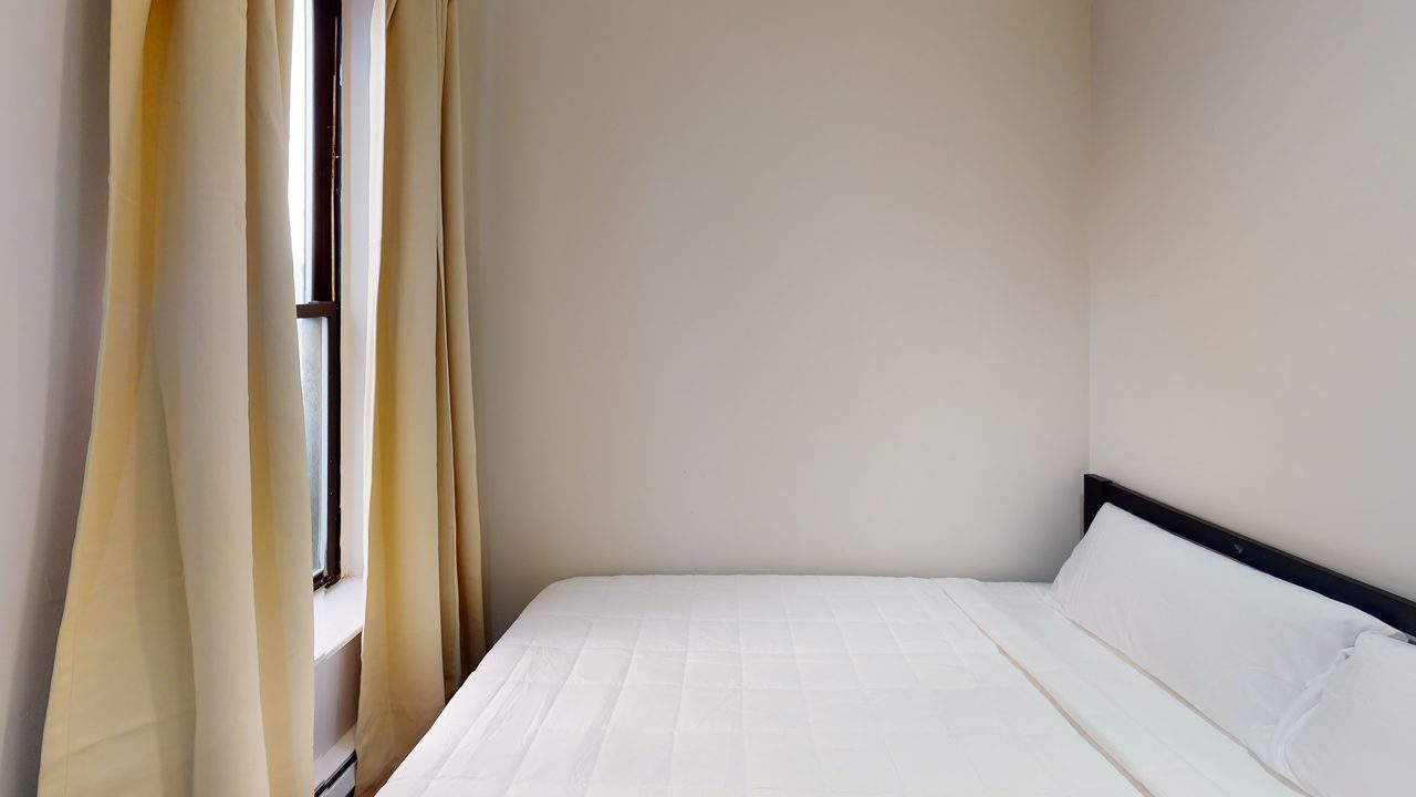 #758: Upper West Side - Queen Bedroom C - 1