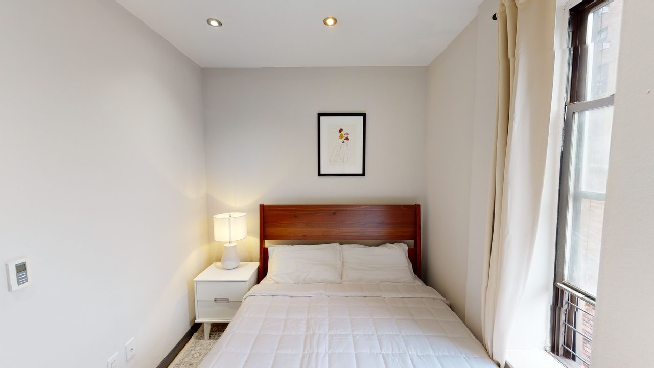 #758: Upper West Side - Queen Bedroom B - 12