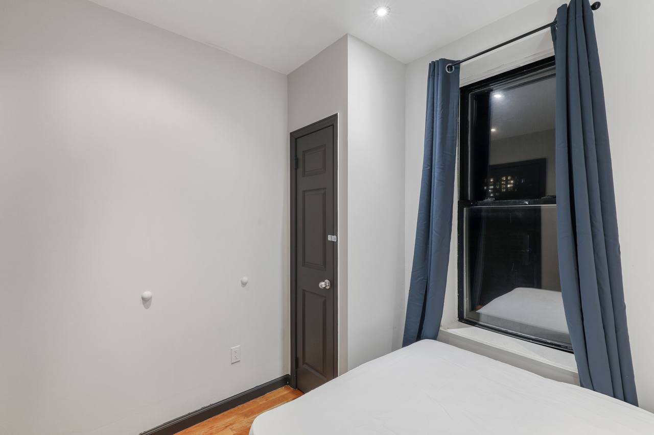#758: Upper West Side - Full Bedroom A - 8