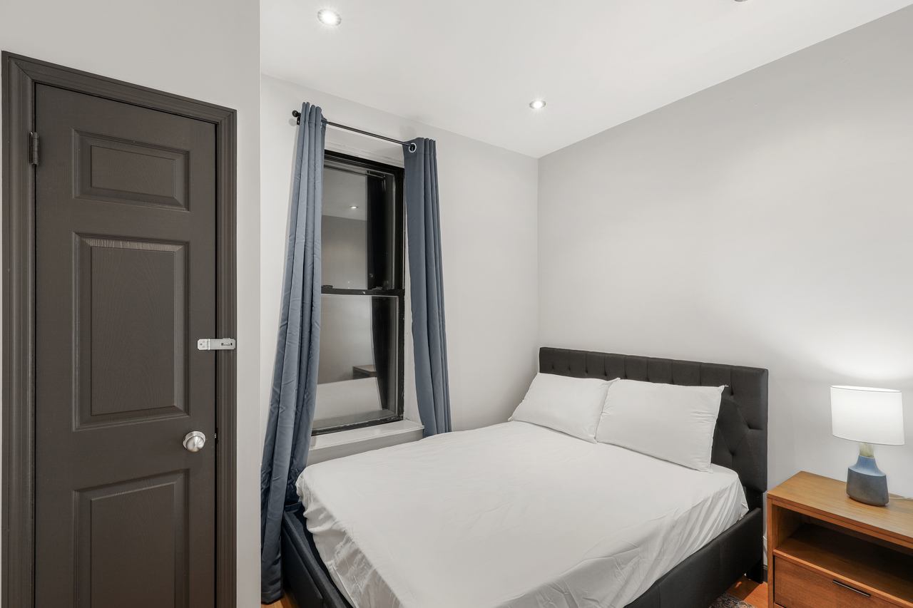 #758: Upper West Side - Full Bedroom A - 6
