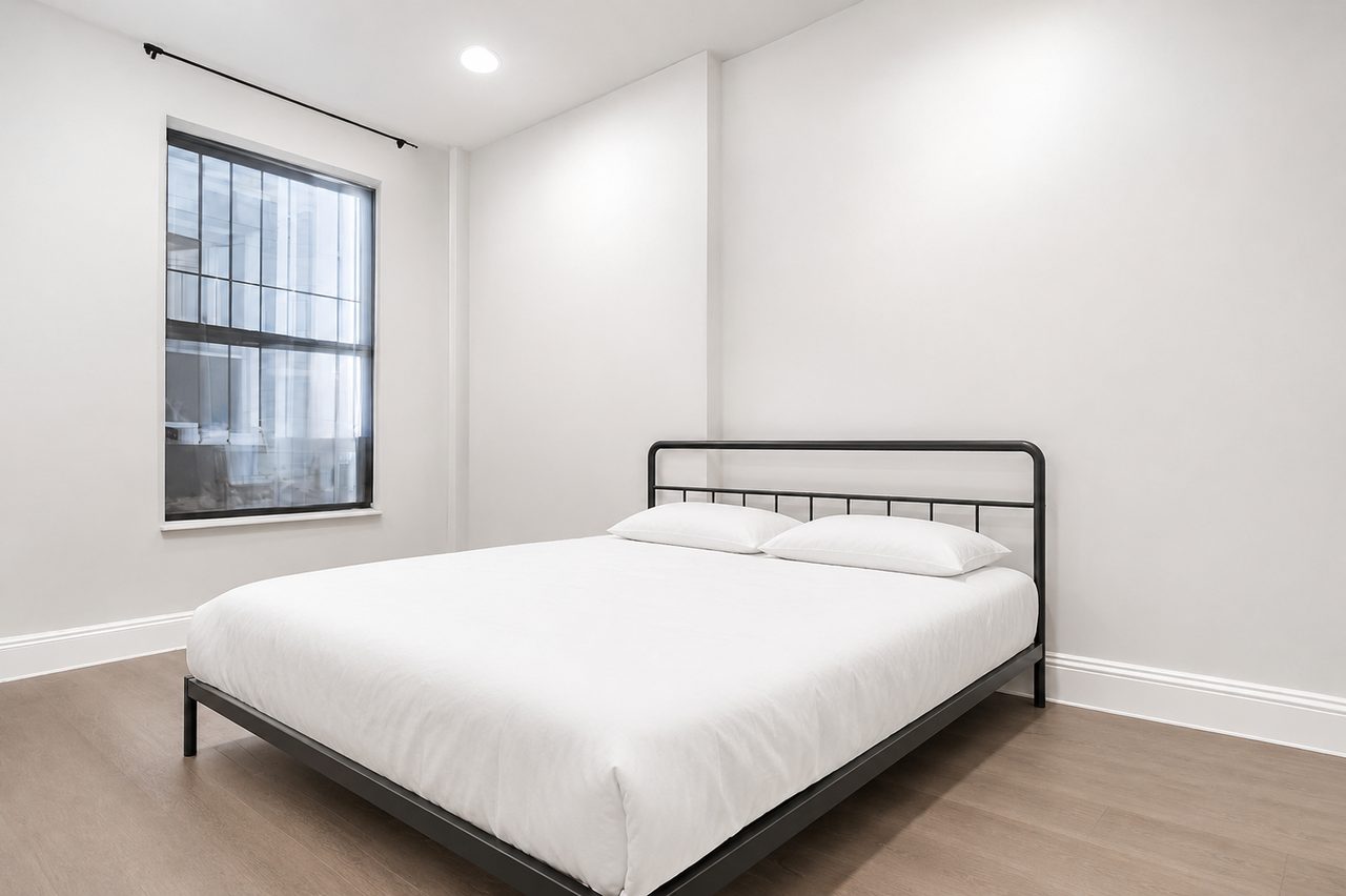 #1111: Gramercy - Full Bedroom B - 1