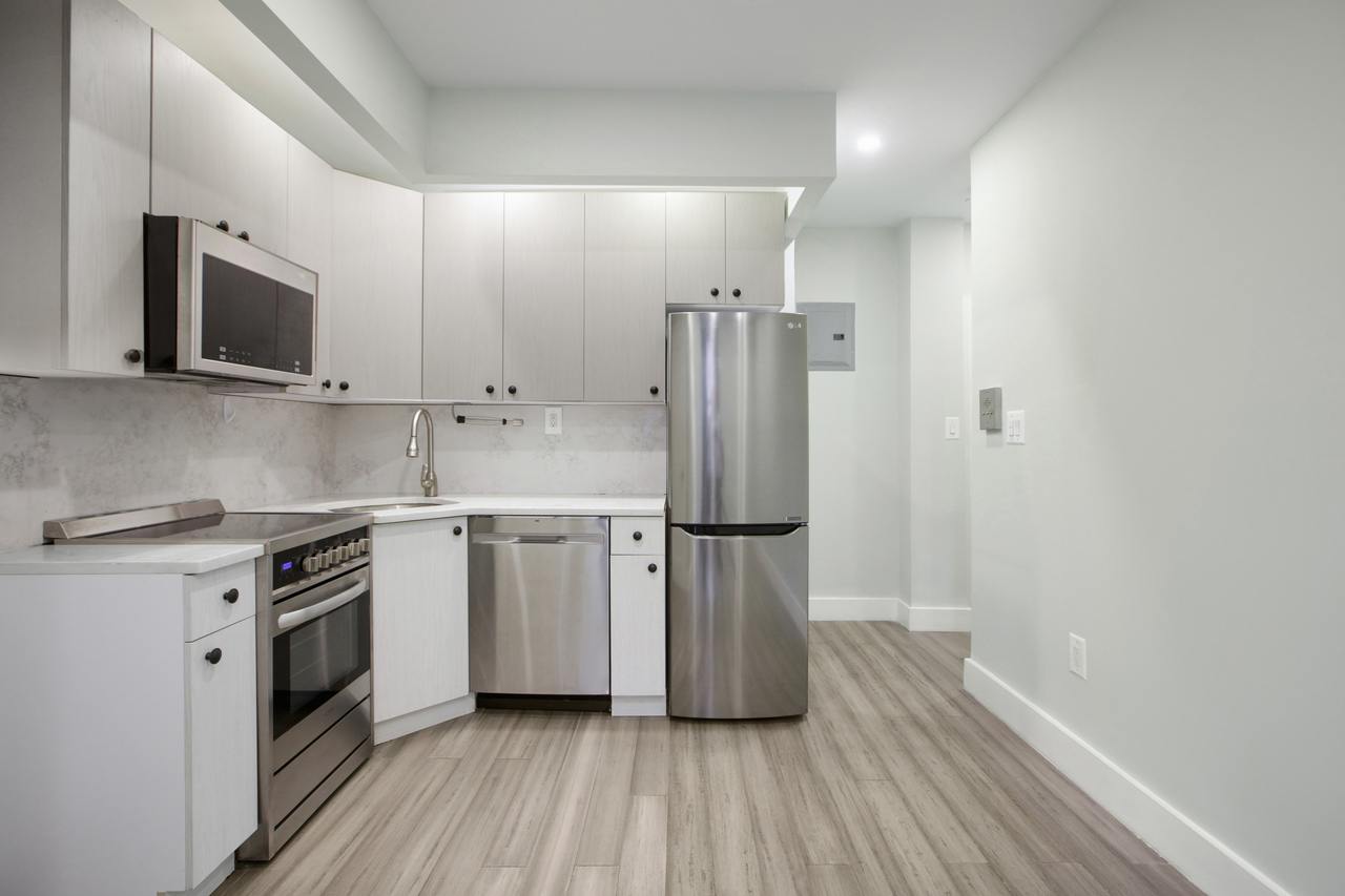 #496: East Village - 1 Bedroom (Queen) - 14