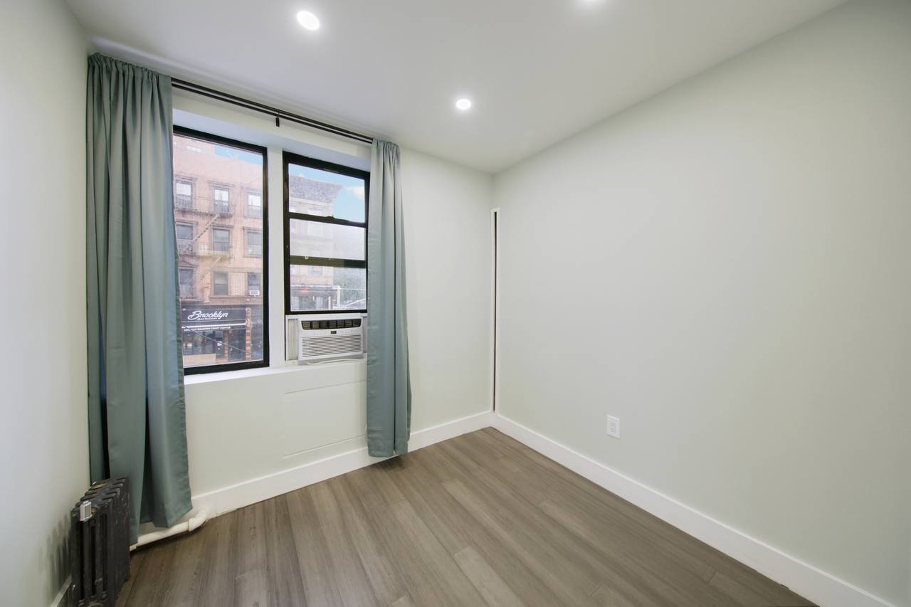 #496: East Village - 1 Bedroom (Queen) - 6
