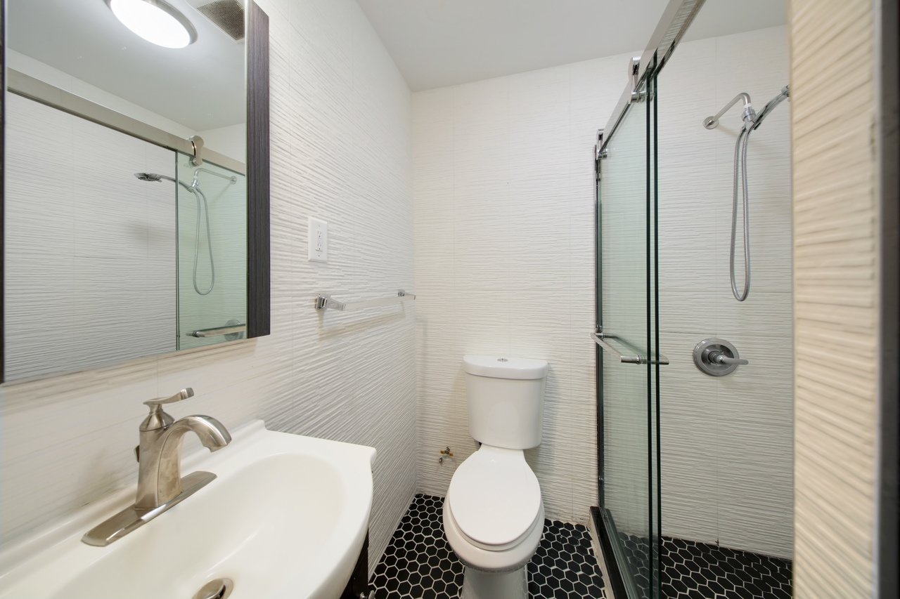 #496: East Village - 1 Bedroom (Queen) - 15