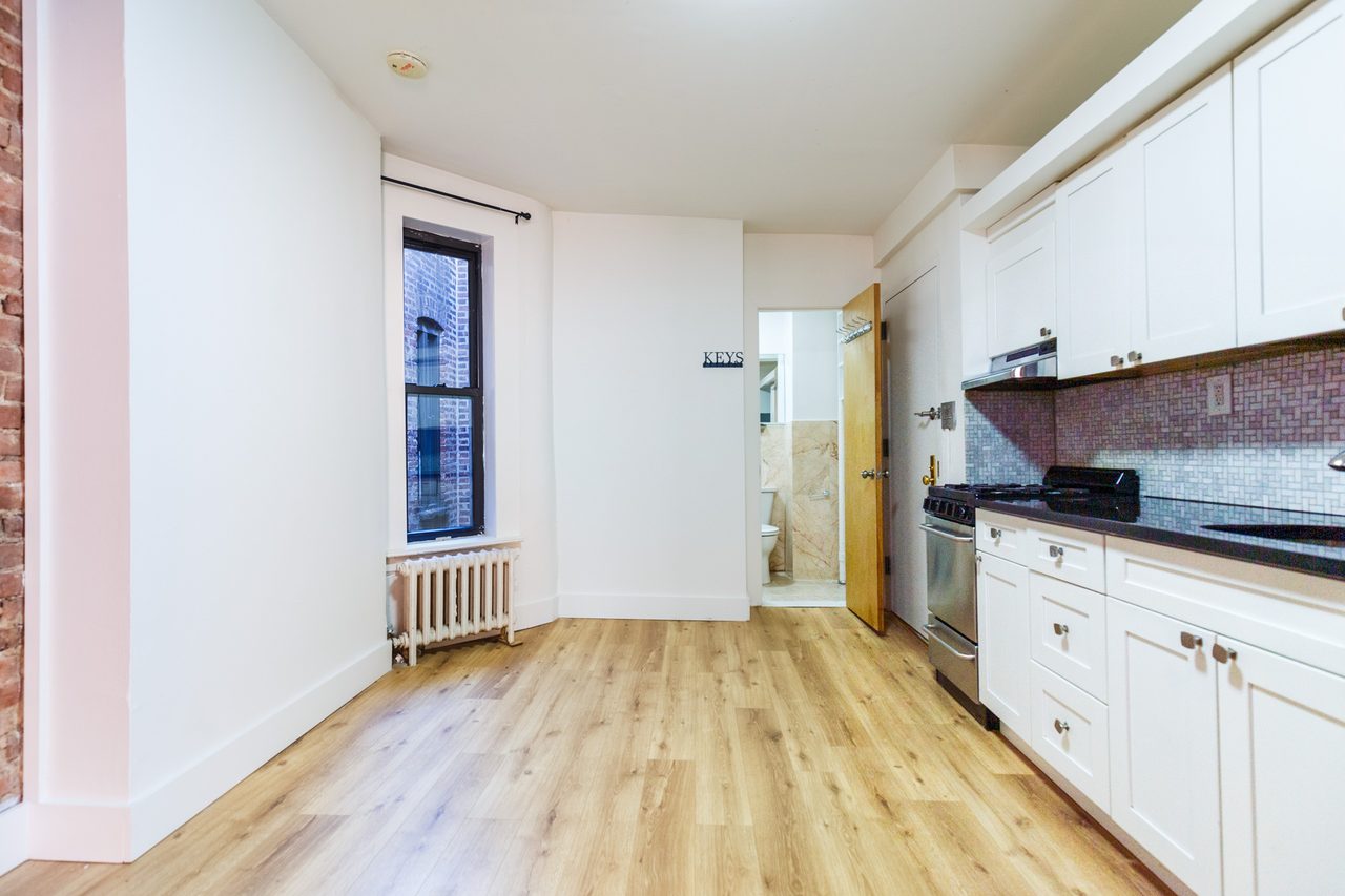 #1730: Hell's Kitchen - 1 Bedroom (Queen) - 11